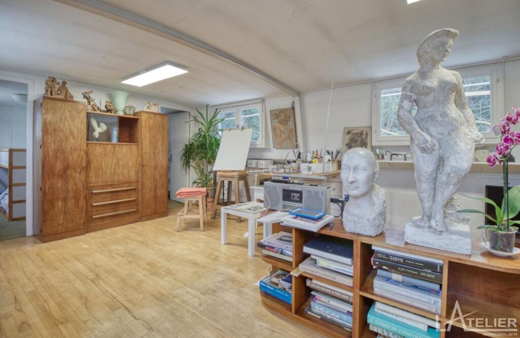 Péniche à Saint-Cloud, Quartier des Coteaux – NR pièces – 3 chambres – 150 m²