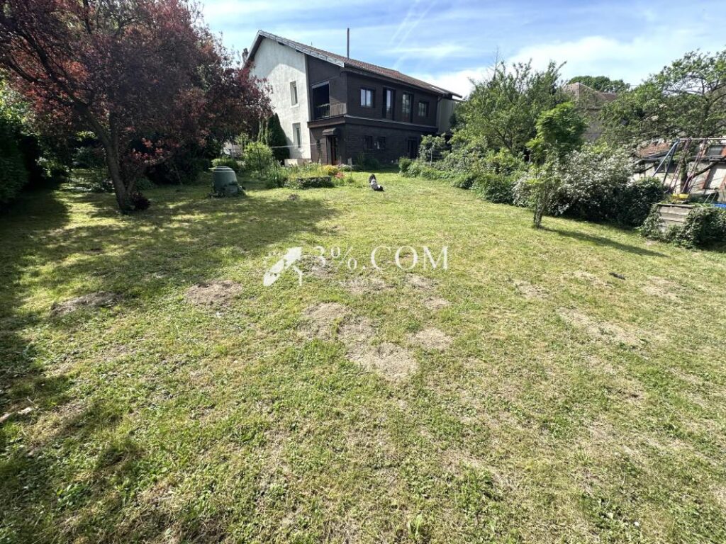 MAISON DE VILLAGE 210 M2 – TERRAIN 868 M2 – 8 pièces – 3 chambres – 210 m²