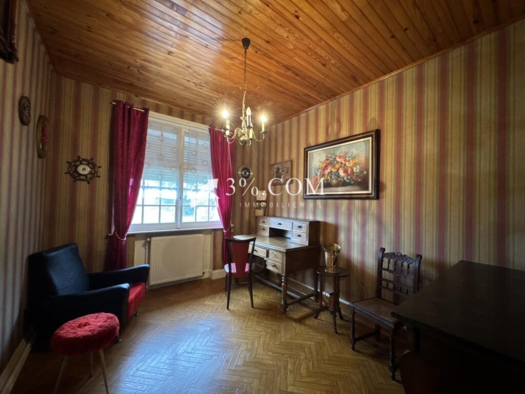 Propriété individuelle semi plain pied 227m2 à Artres – 10 pièces – 6 chambres – 227 m²