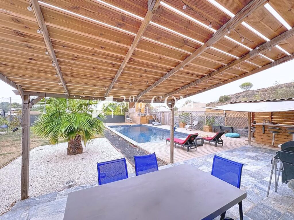 Belle maison contemporaine 6 pièces de 148 m2 avec piscine – 6 pièces – 4 chambres – 148 m²