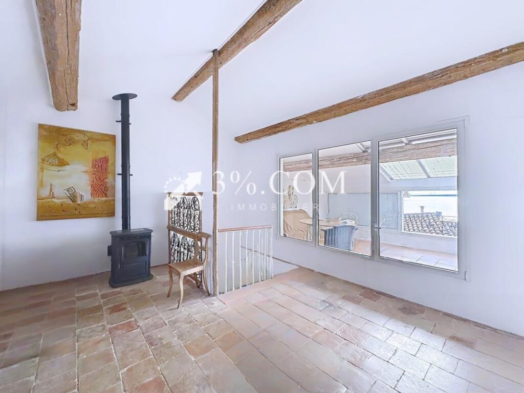 Maison atypique d’exception de 215 m2, 7 pièces, 3 chambres – 8 pièces – 3 chambres – 215 m²