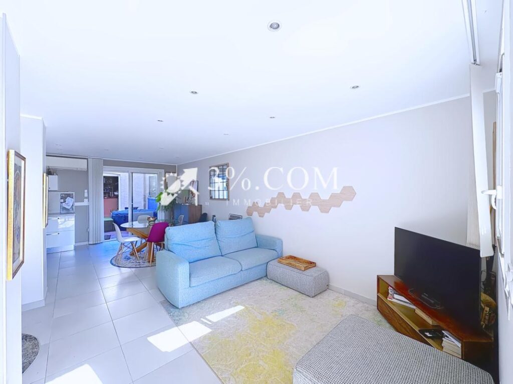 Villa contemporaine T5 de 100 m2 avec terrasse, jardin & pla – 6 pièces – 4 chambres – 100 m²