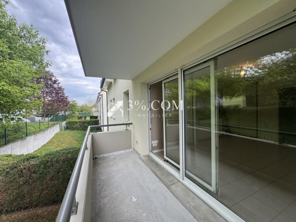 3%.COM Appartement F2 avec terrasse et parking – 2 pièces – 1 chambre – 33 m²