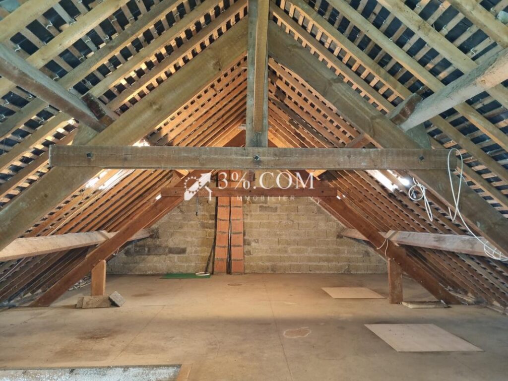 Maison familiale bien placée avec beau potentiel – 6 pièces – 4 chambres – 113 m²