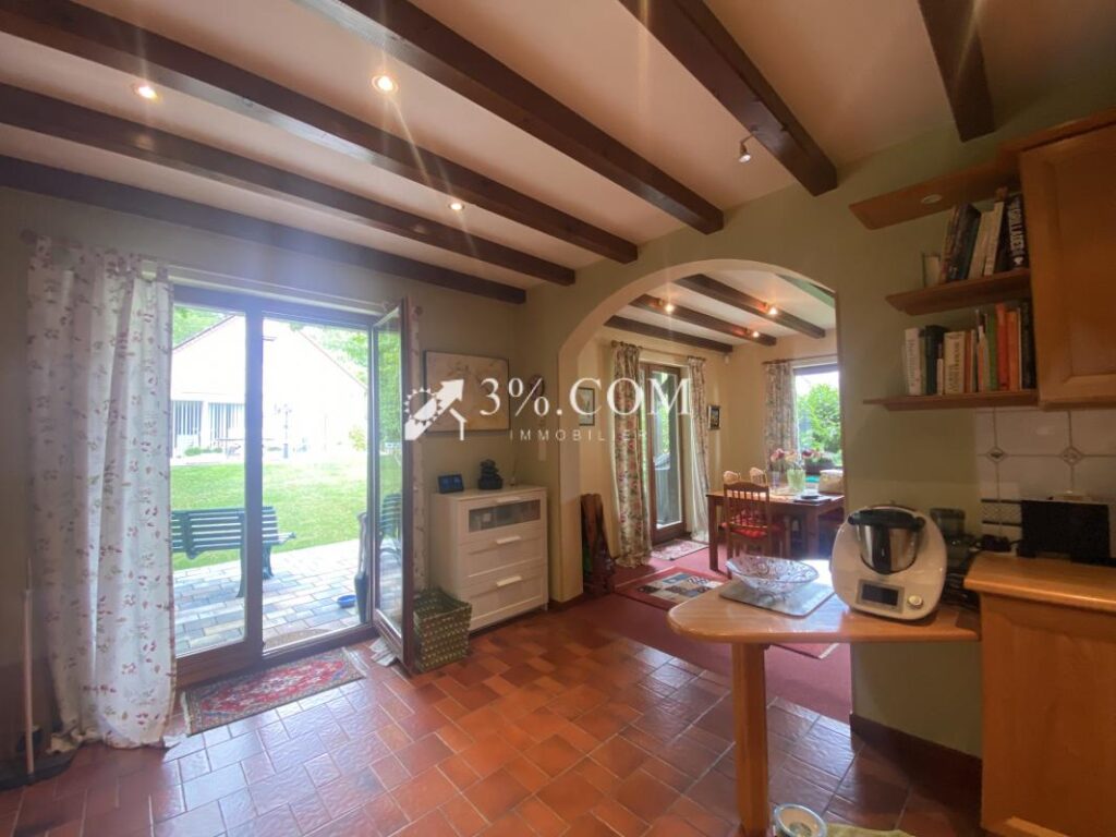 3%COM Belle propriété avec piscine intérieure sur 16 ares – 8 pièces – 5 chambres – 225 m²