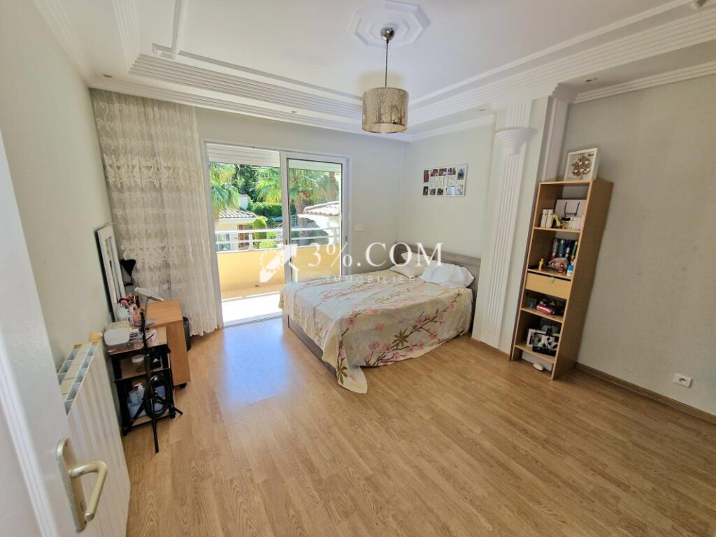 Luxueuse villa avec vue sur l’Estérel – 15 pièces – 11 chambres – 300 m²