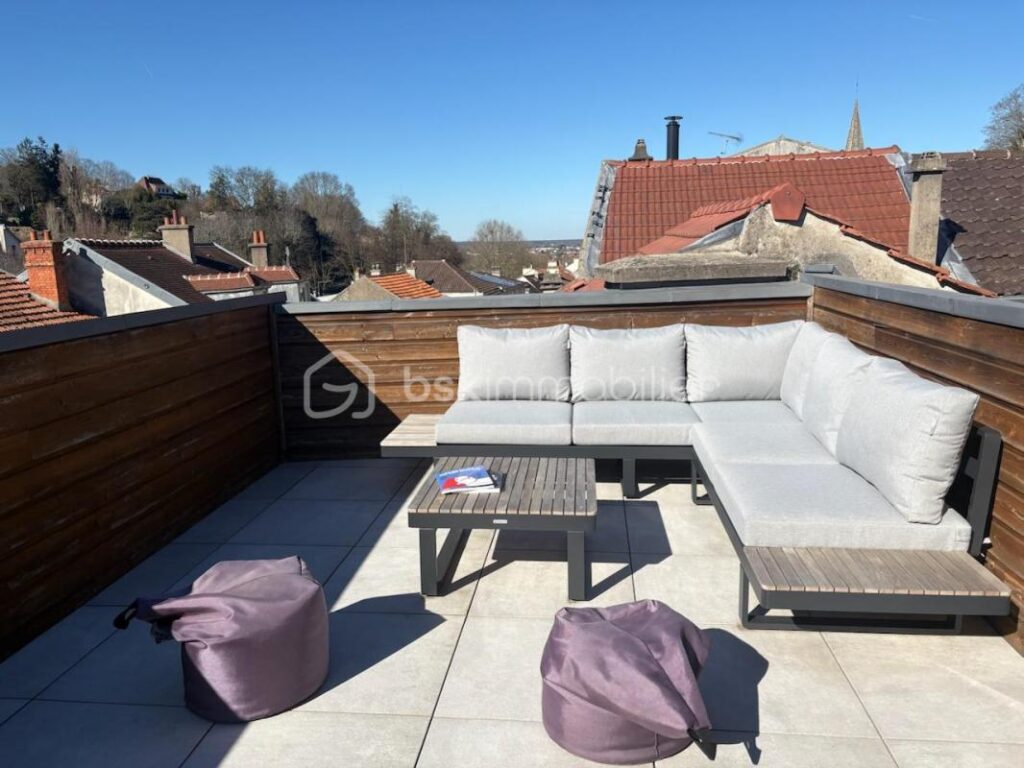 Maison de ville contemporaine avec terrasse et rooftop – 6 pièces – 3 chambres – 149 m²