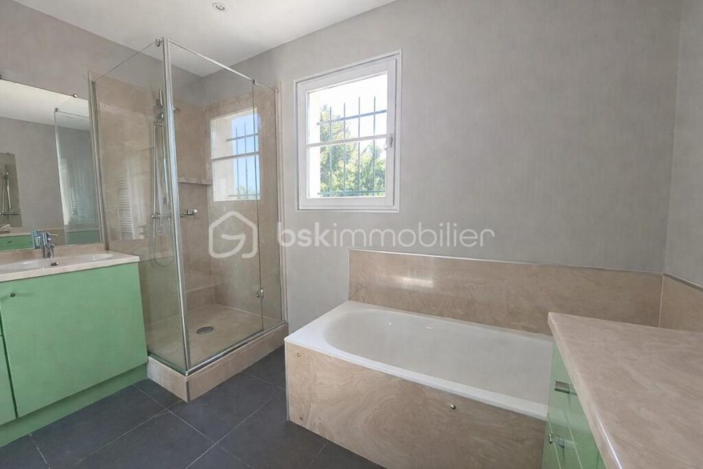 Magnifique villa avec piscine dans un quartier résidentiel de Labège – 8 pièces – 6 chambres – 210 m²