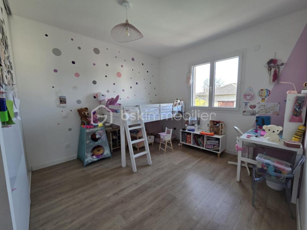 Villa Récente Criel de Moirans 495 000 € – 5 pièces – 4 chambres – 158 m²