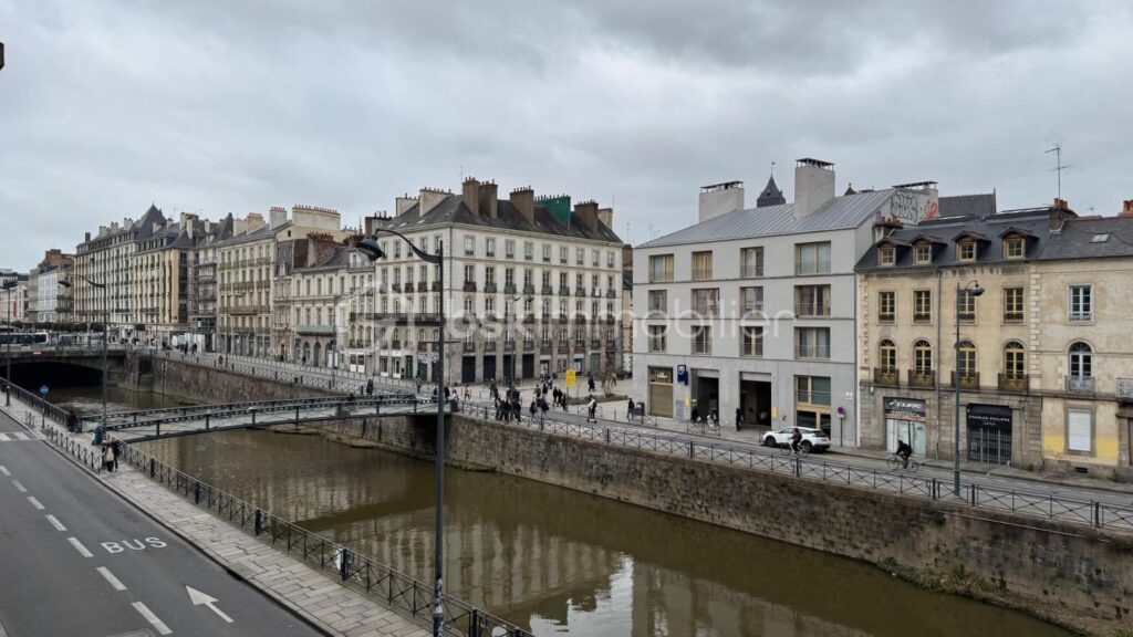 Bel appartement de caractère T2 – 57 m2 – Hyper Centre Ville de RENNES – 2 pièces – 1 chambre – 57 m²