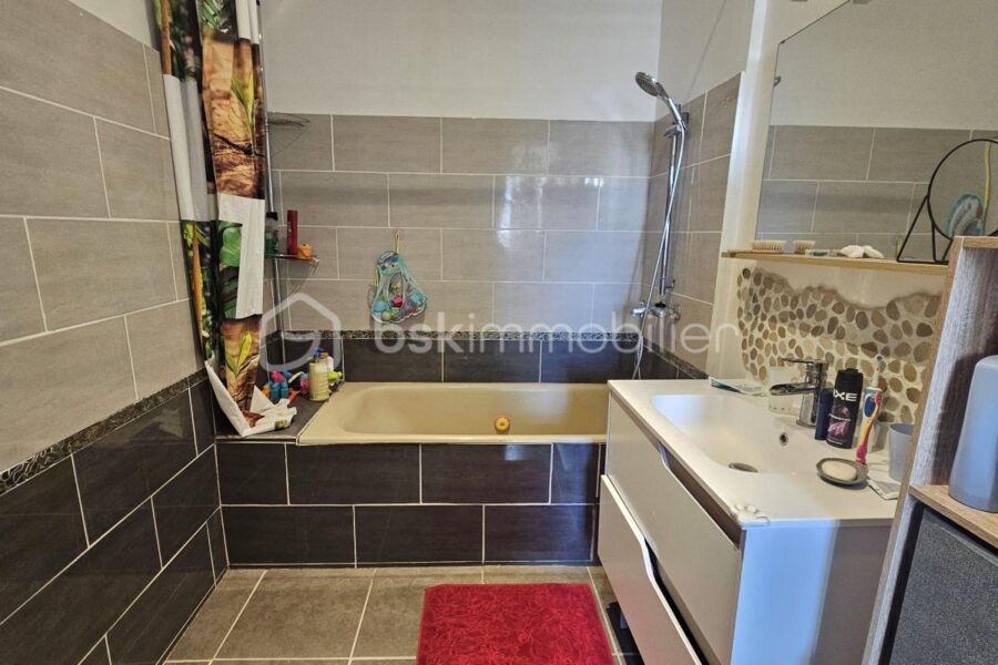 Maison à vendre à Remollon