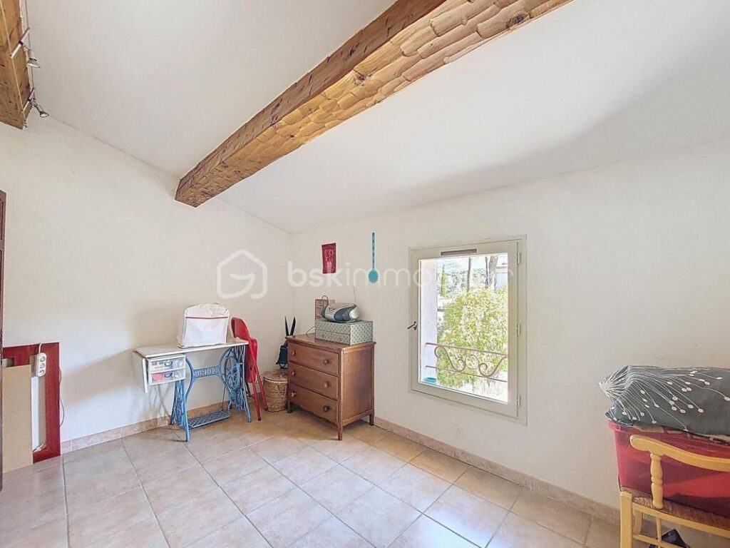 VILLA DE CARACTERE – 6 pièces – 5 chambres – 135 m²