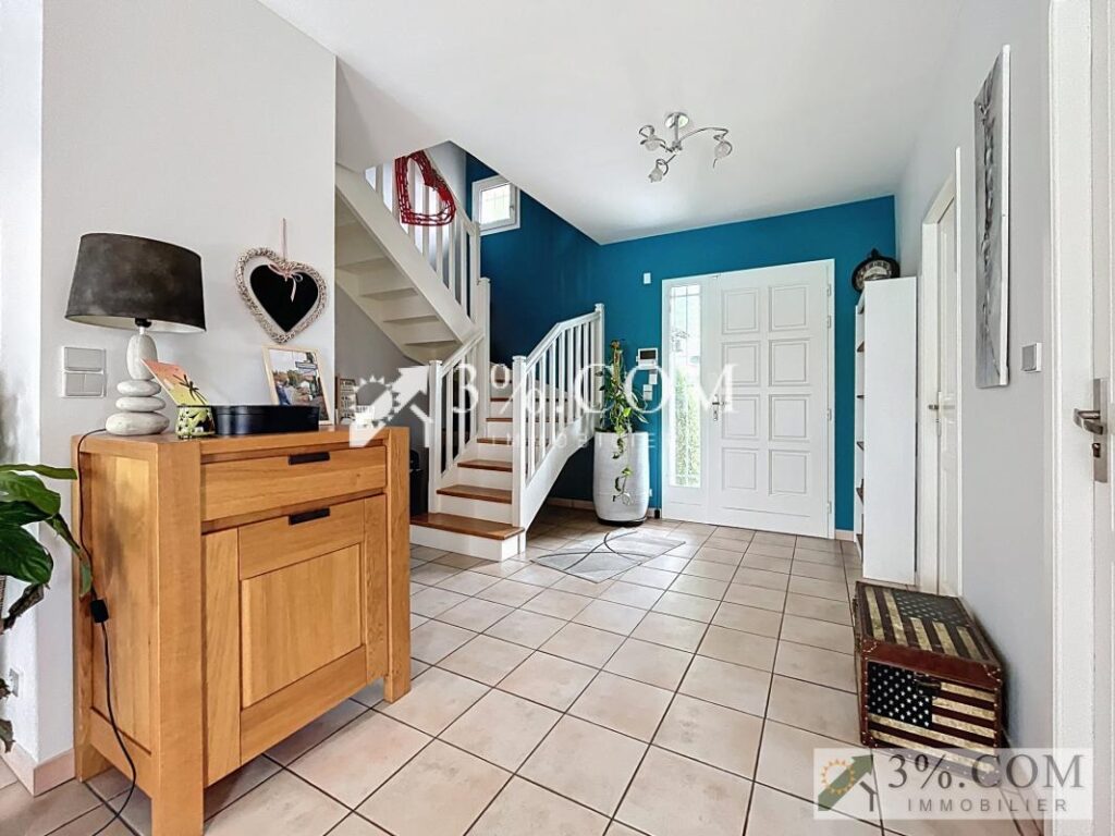 Maison 150,59 m2 habitables avec sous-sol et piscine dans se – 5 pièces – 4 chambres – 150 m²