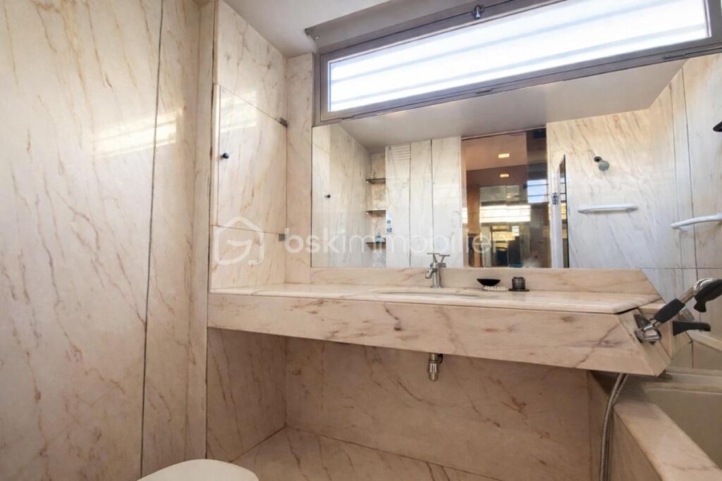 Duplex d’exception au cœur de la verdure – Terrasses, balcons, box – Ville-d’Avray – 5 pièces – 2 chambres – 155 m²