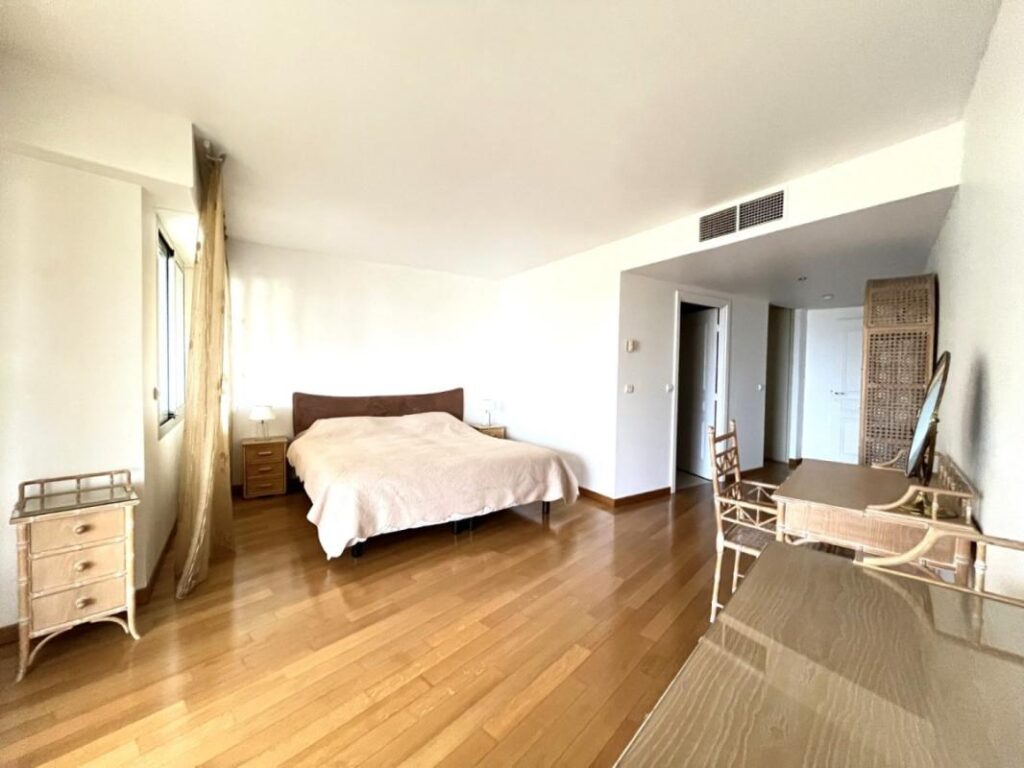 NICE OUEST – AV. DE LA LANTERNE / FABRON 4P – 120 m² – Terrasses 48 m² – Vue mer – Clim – Piscine – Garages – 4 pièces – 3 chambres – 120 m²