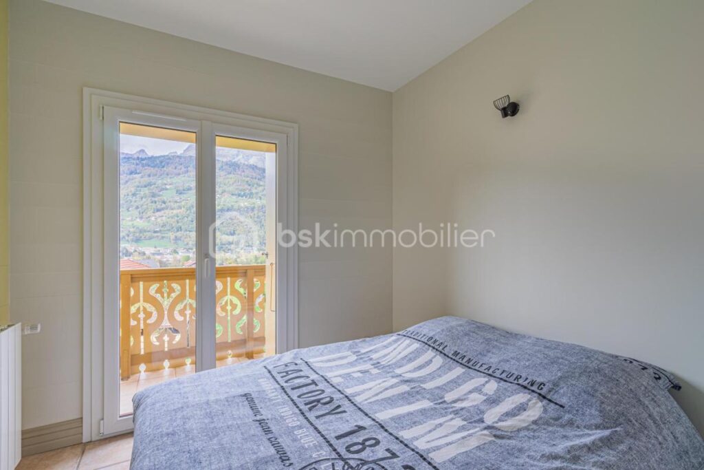 Maison familiale avec studio indépendant et grande véranda – Sallanches – 7 pièces – 4 chambres – 268 m²