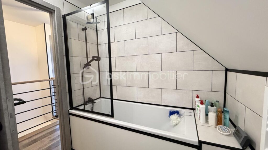 Élégance et confort dans un quartier pavillonnaire de Trappes – 6 pièces – 4 chambres – 140 m²