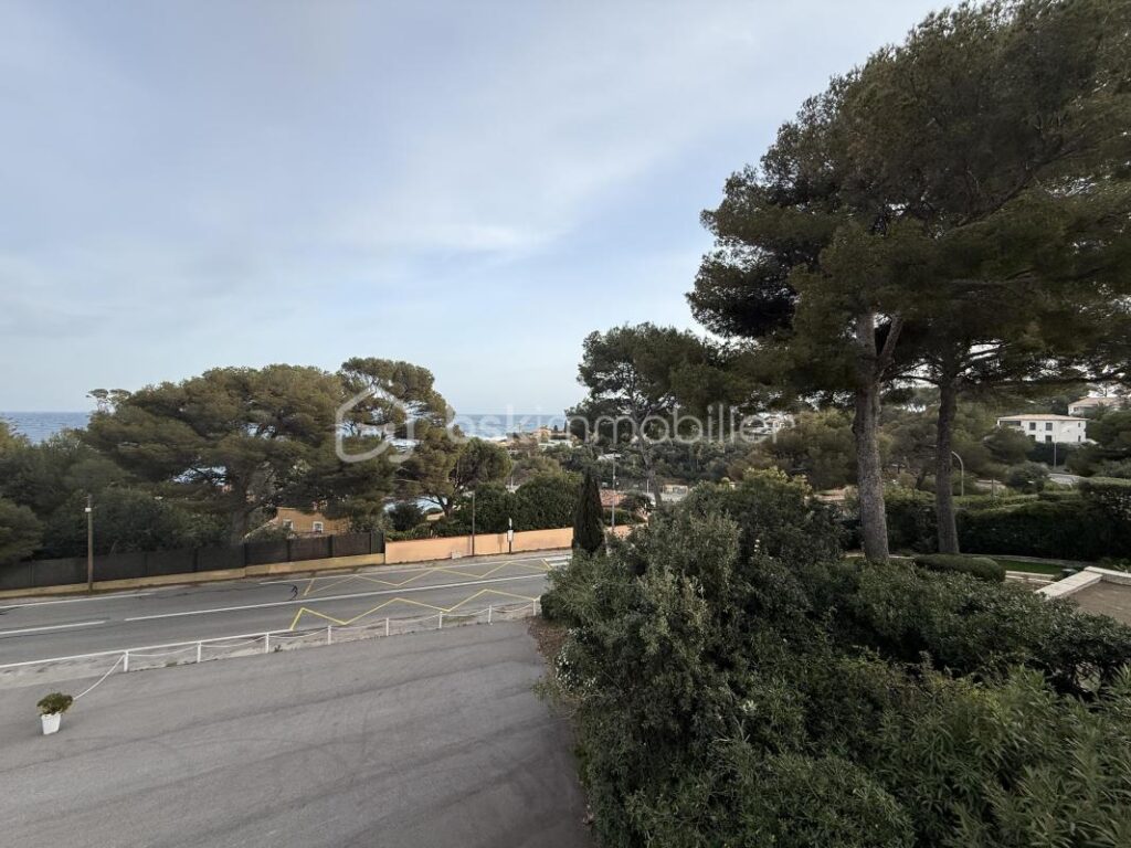 Maison Appartement – 4 pièces – 3 chambres – 110 m²