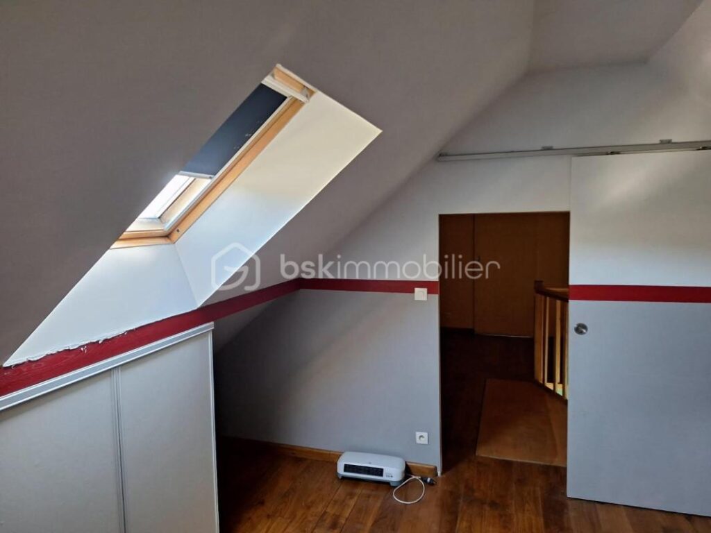 À vendre : Pavillon individuel sur les hauteurs de Monthermé – 5 pièces – 3 chambres – 110 m²