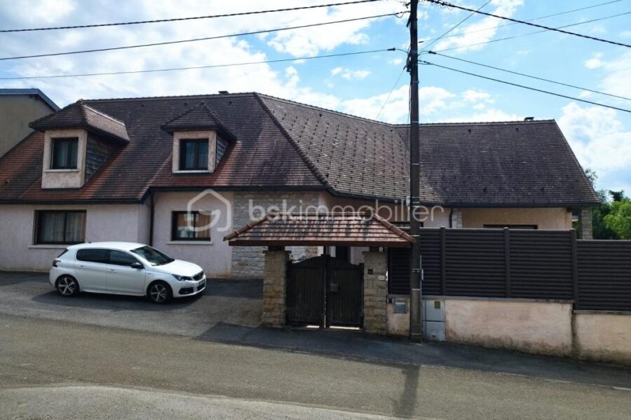 Maison à vendre à Clairvaux les lacs