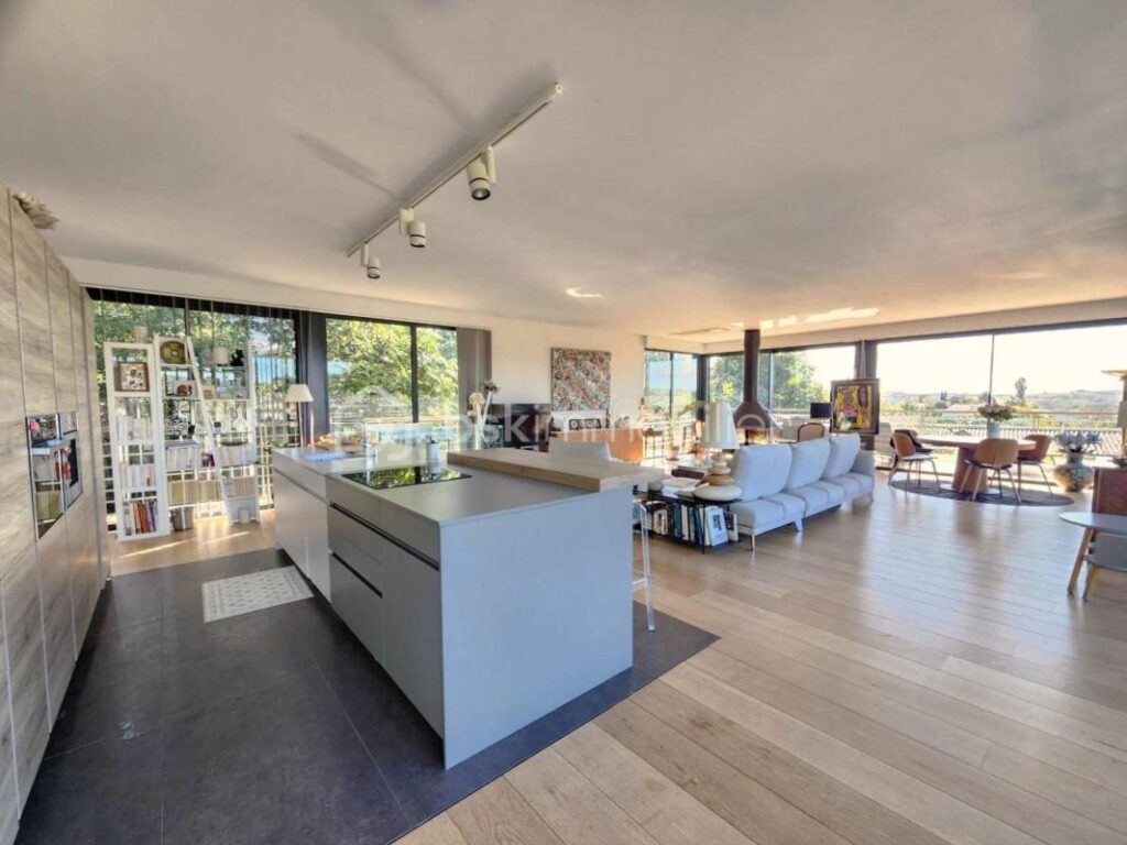 À Pézenas, superbe villa d’architecte – 3 pièces – 3 chambres – 180 m²