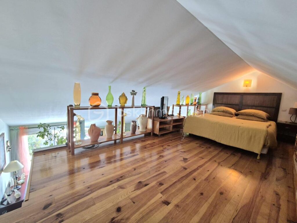 Charmant appartement en dernier étage à Courcouronnes Centre avec terrasse !!! – 3 pièces – 1 chambre – 60 m²