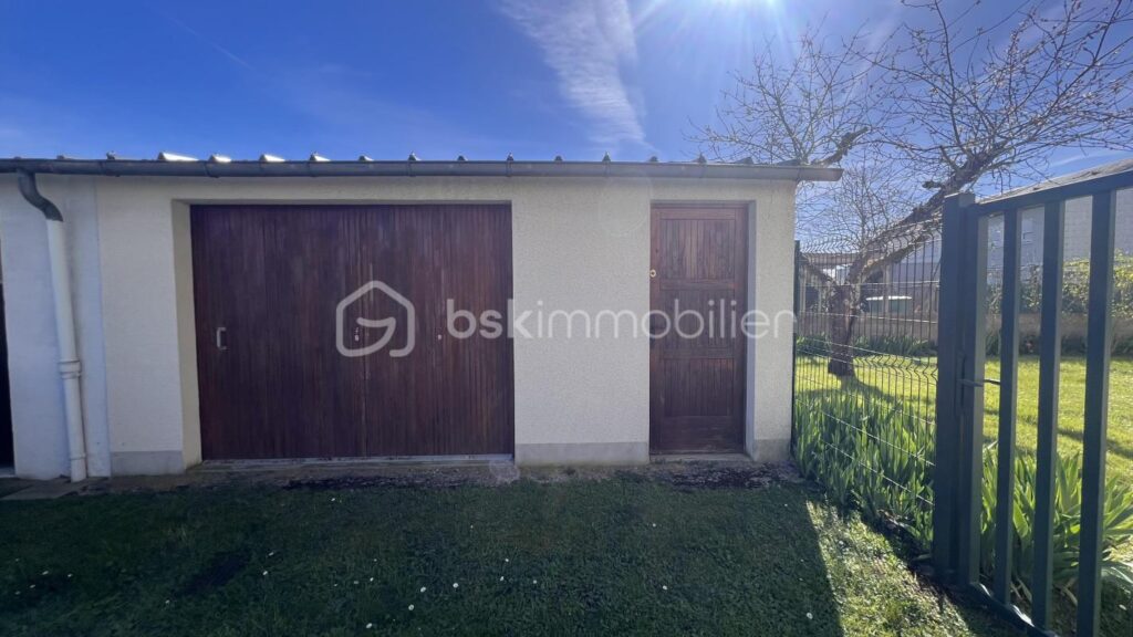 Appartement T4 – 88 m² avec balcon – double garage – Châteauroux – 4 pièces – 3 chambres – 88 m²