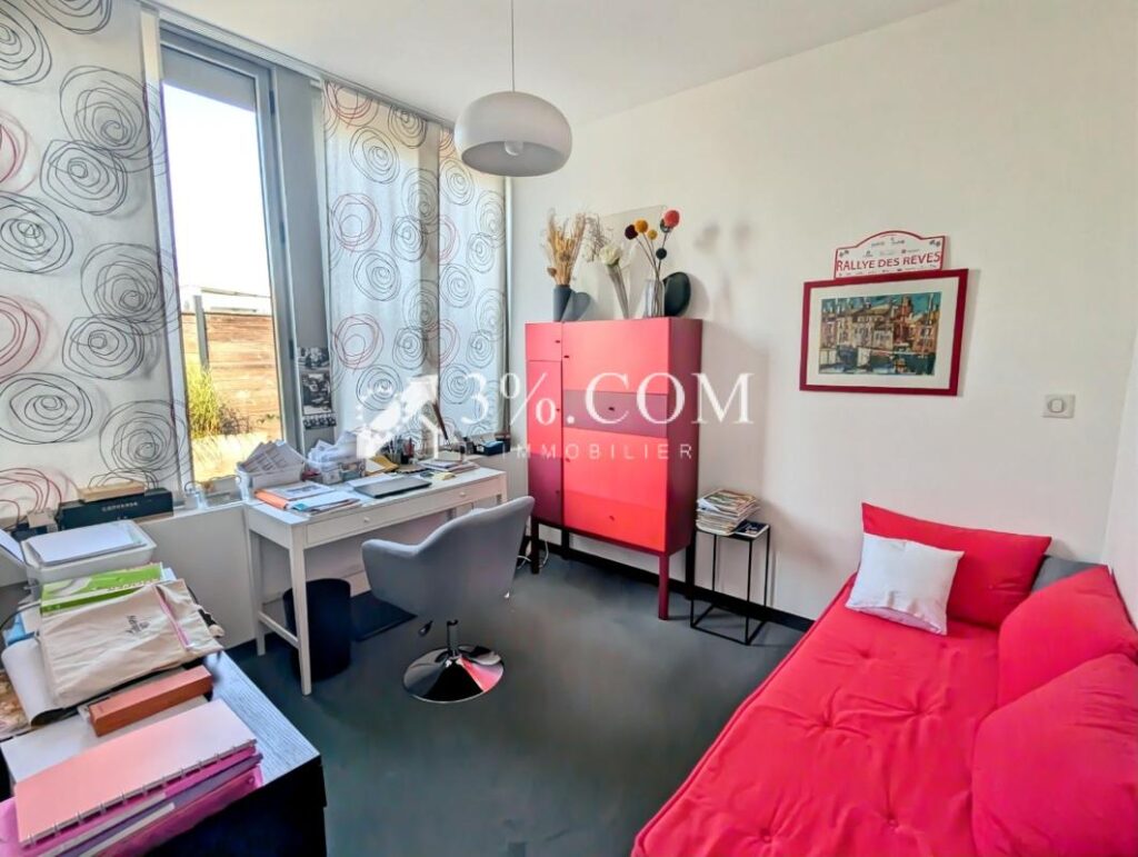 Appartement de 138 m2 – Dernier étage – Cuisine équipée – 3 – 4 pièces – 3 chambres – 138 m²