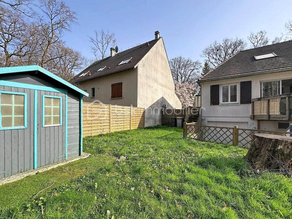 Duplex 4 pièces – 75 m² Carrez, jardin privatif 131 m², terrasse, parking et cave – Saint‑Hubert Montgeron – 4 pièces – 3 chambres – 75 m²