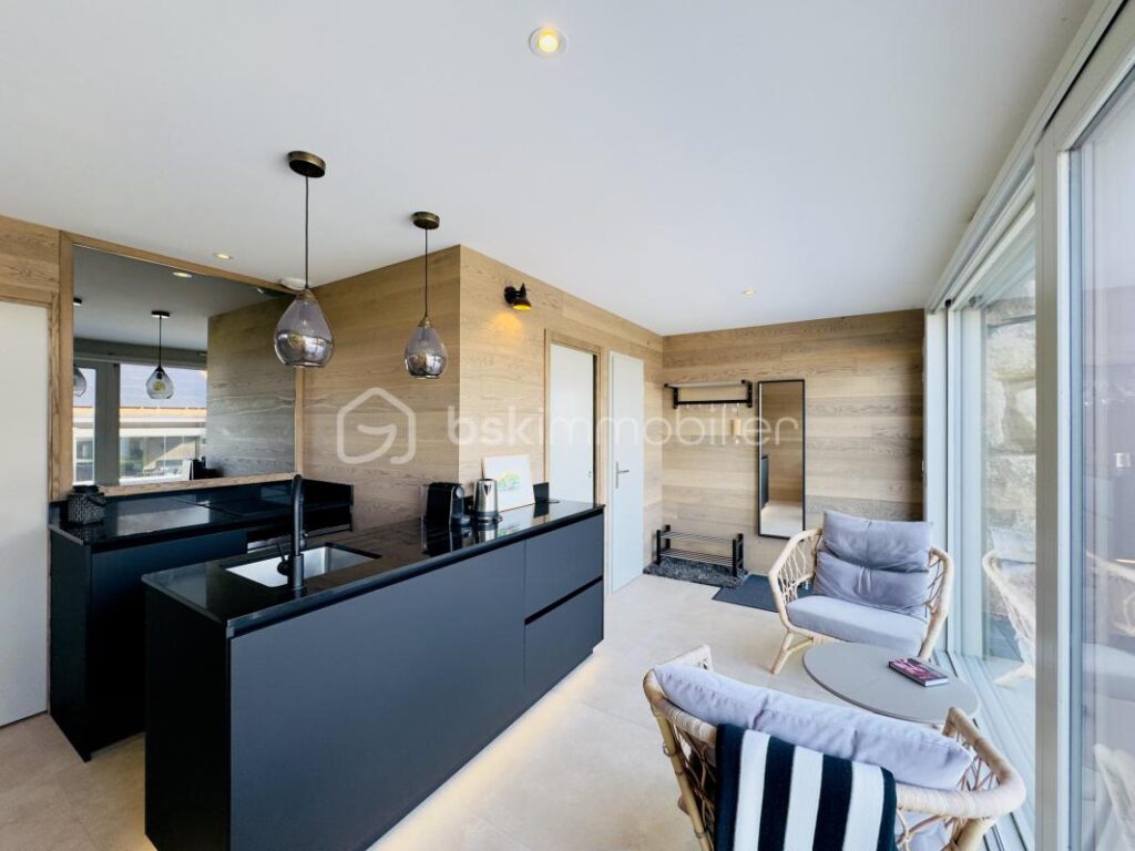 Propriété d’architecte Dunoyer – Panorama alpin exceptionnel, piscine & double habitation – Proche Annecy / Genève / Chamonix – 10 pièces – 5 chambres – 276 m²