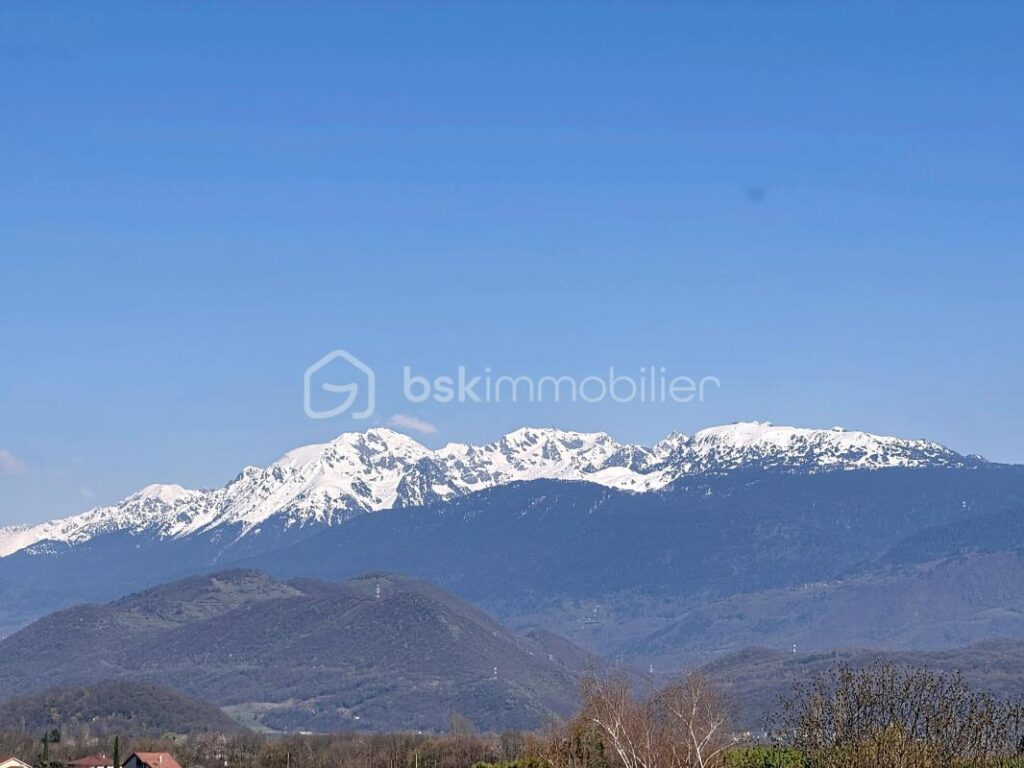 Appartement T3 de 75m2 environ avec terrasse – DERNIER ÉTAGE – 3 pièces – 2 chambres – 75 m²