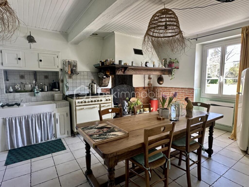 Ferme du XVIIIème Siècle – 7 pièces – 5 chambres – 158 m²