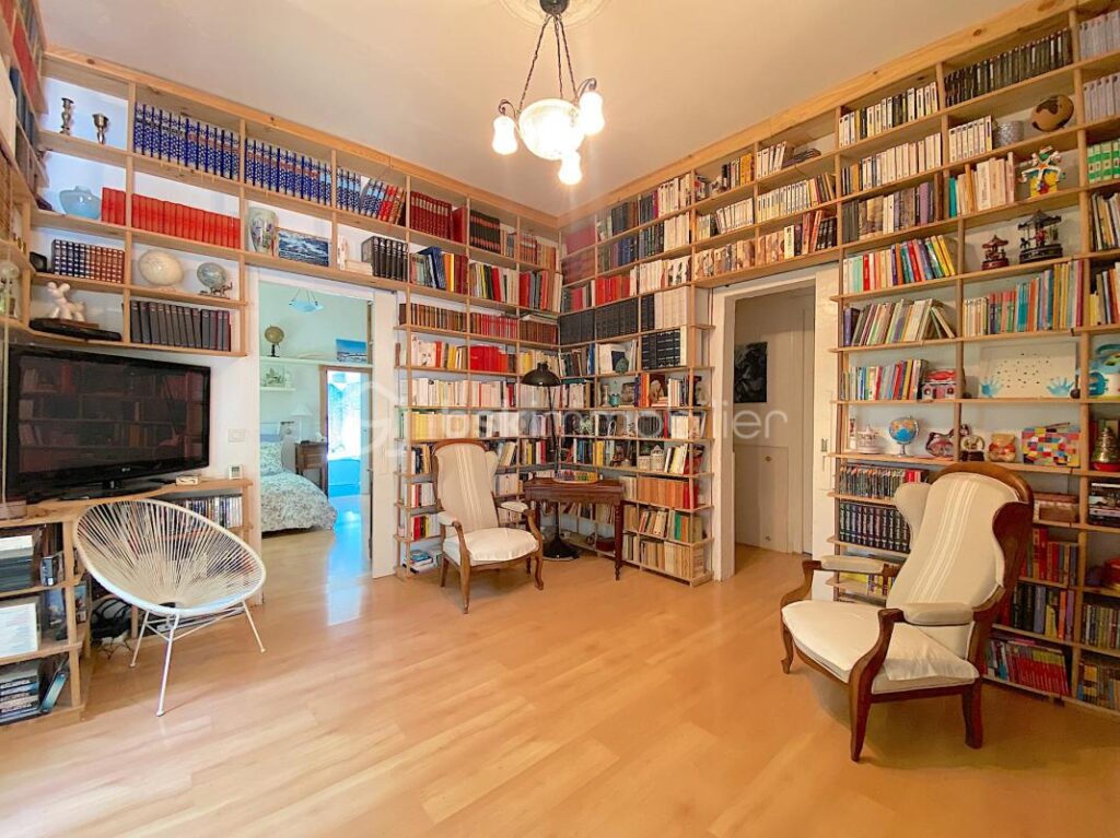 Maison avec 4/5 chambres + un studio indépendant + une piscine !!! De l’espace, du calme et du charme !!! – 8 pièces – 5 chambres – 215 m²