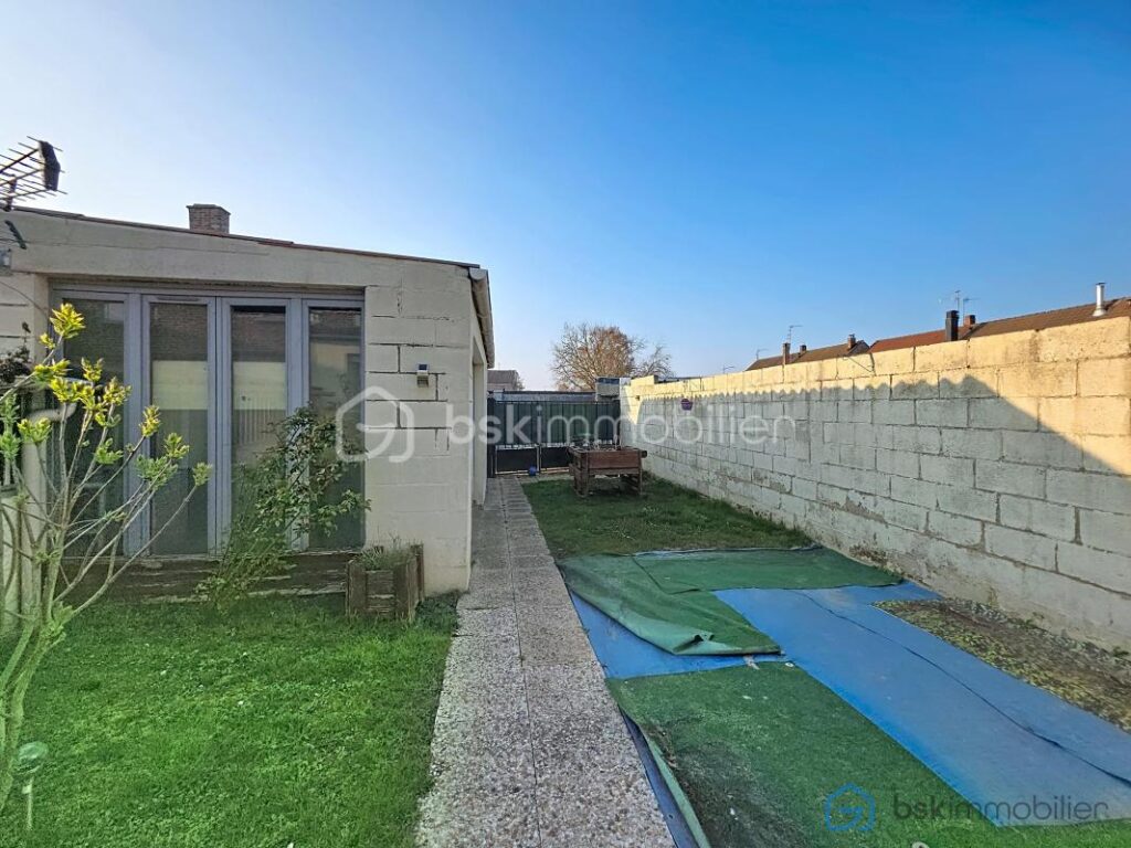 Maison 3 chambres 1 bureau jardin garage – 7 pièces – 3 chambres – 107 m²