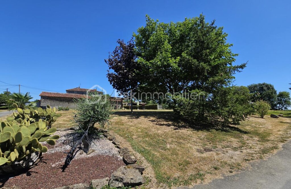 Maison 6 pièces 143m2 – 6 pièces – 3 chambres – 143 m²