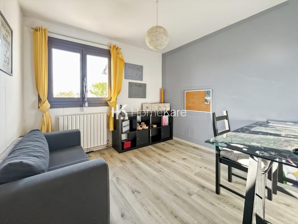 MAISON FAMILIALE DANS UN ENVIRONNEMENT IDEAL – 7 pièces – 5 chambres – 192 m²