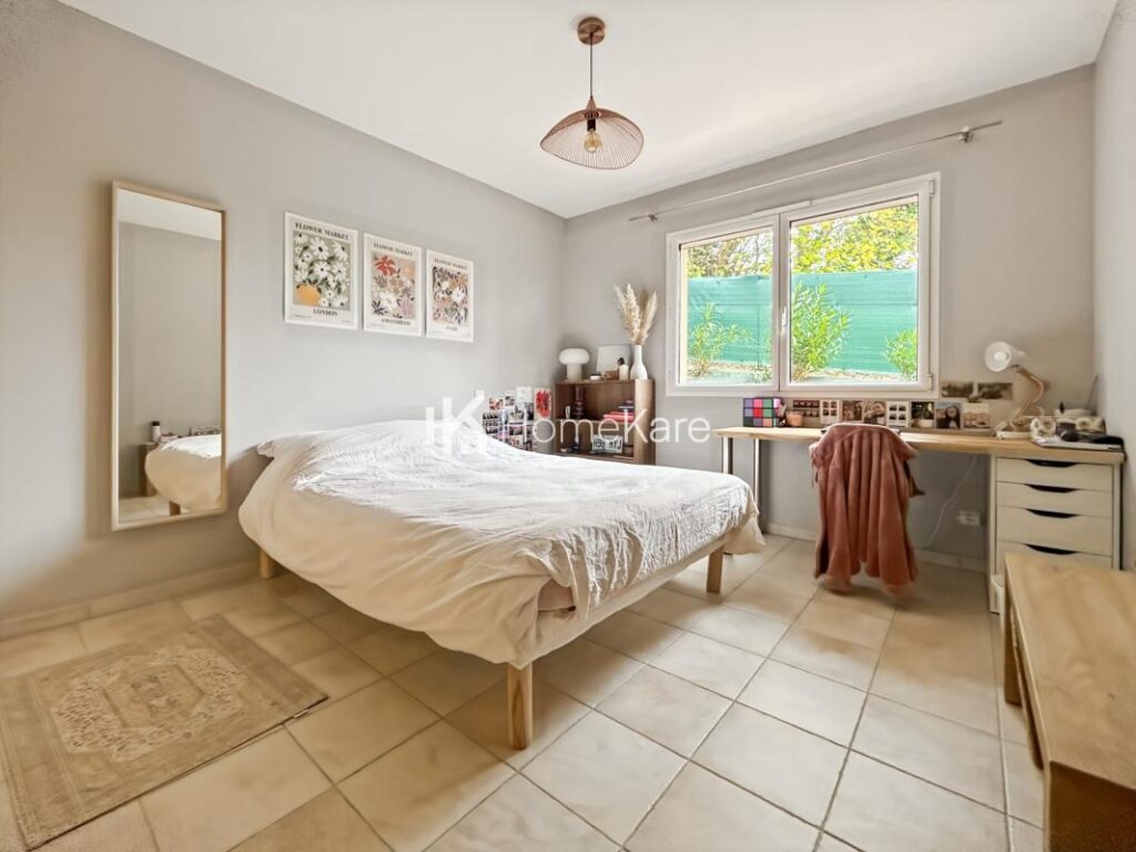 VILLA FAMILIALE T7 AVEC VUE, PISCINE ET GARAGE – 7 pièces – 4 chambres – 185 m²