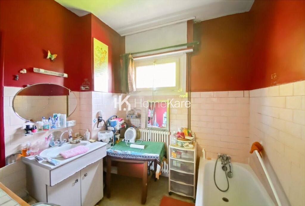 CHARMANTE MAISON SPACIEUSE – 9 pièces – 8 chambres – 270 m²