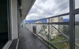 T3 lumineux en étage élevé avec balcon, vue dégagée et place de parking privative – 4 pièces – 3 chambres – 72 m²