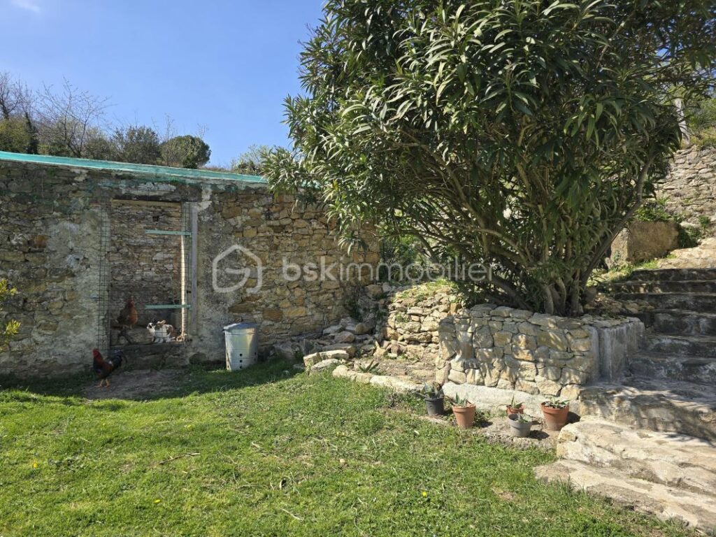 Maison Atypique avec jardin au Teil – 6 pièces – 4 chambres – 142 m²