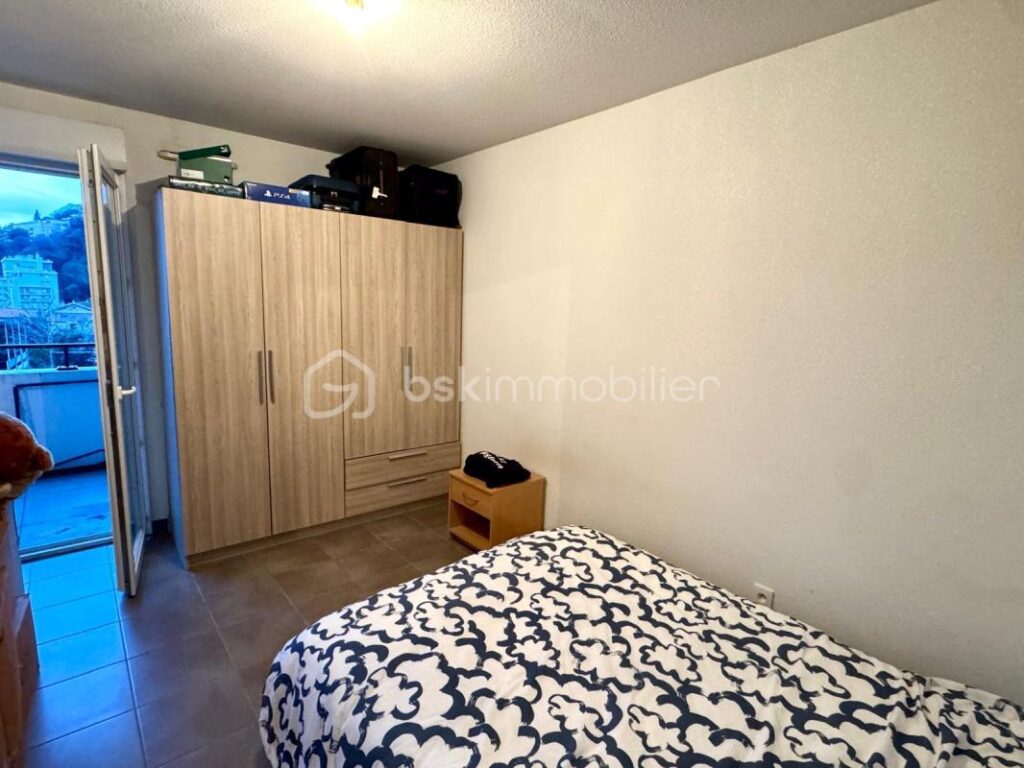 2 pièces dernier étage terrasse vendu loué – 2 pièces – 1 chambre – 40 m²