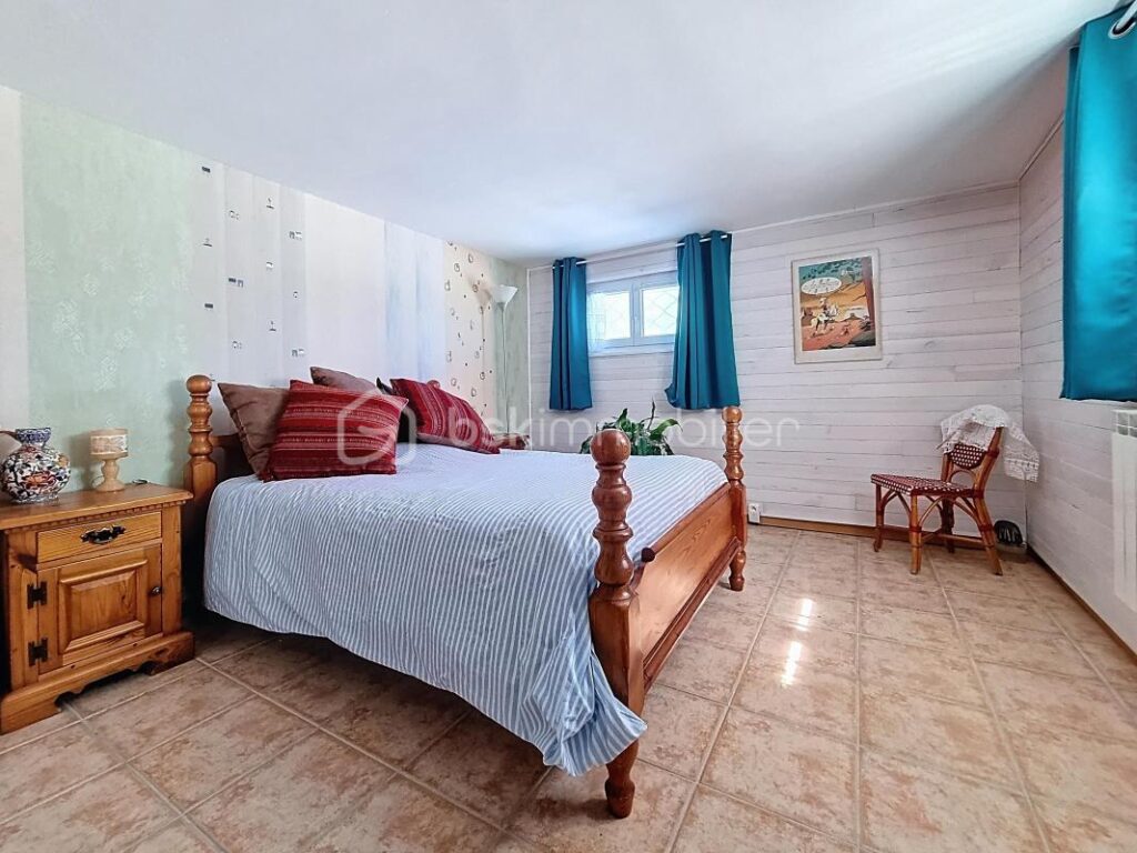 MAISON avec sous-sol total et piscine – 5 pièces – 4 chambres – 126 m²