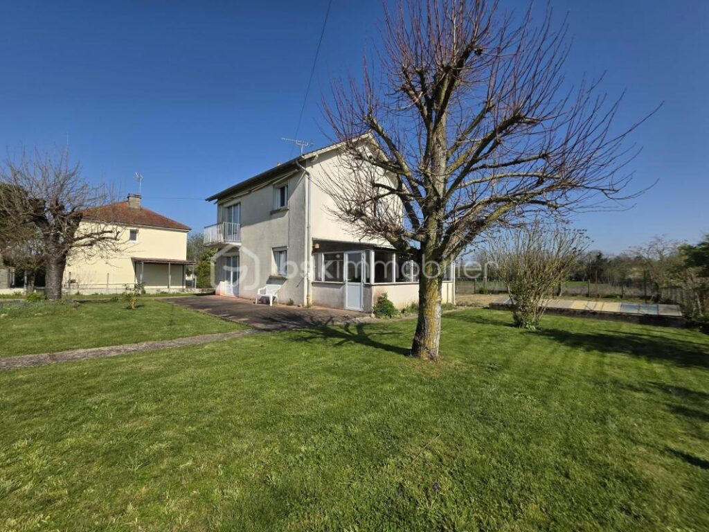 Maison de campagne proche des commodités – 5 pièces – 3 chambres – 91 m²