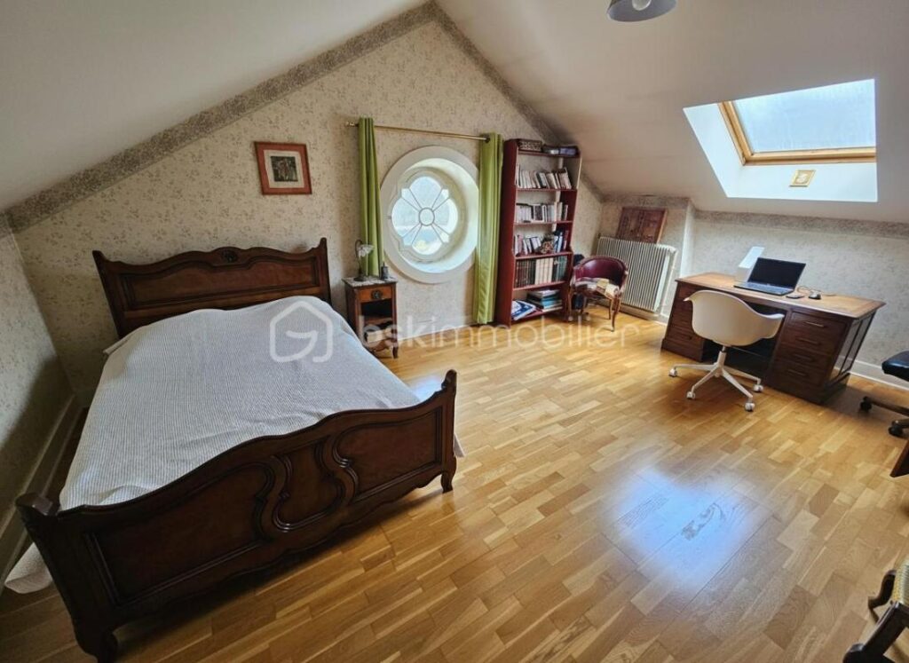 Propriété de caractère avec vue Loire – Bien d’exception – 9 pièces – 6 chambres – 270 m²