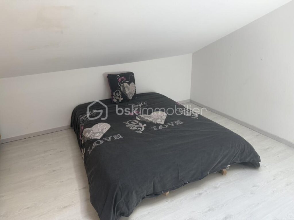 Maison à fort potentiel à la campagne – 5 pièces – 3 chambres – 131 m²