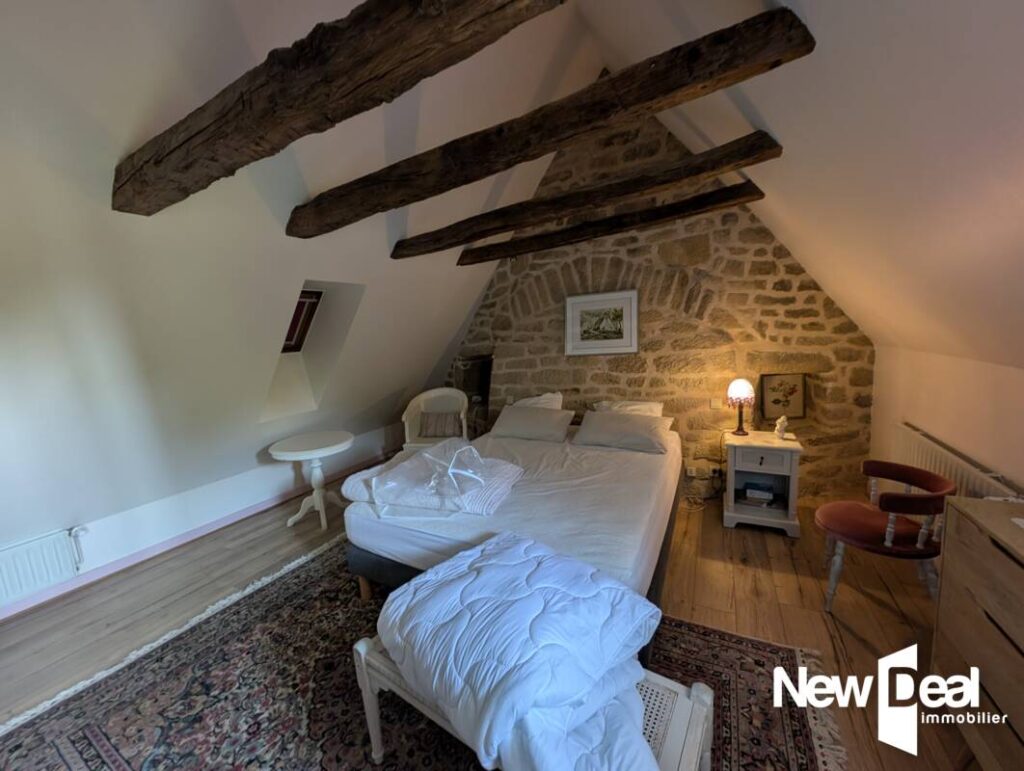 Propriété de charme en pierre – 290 m² – vue dominante – cadre d’exception – 10 pièces – 4 chambres – 230 m²