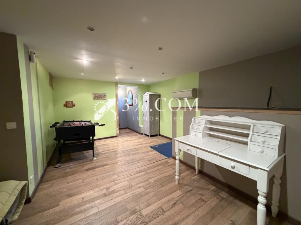 Maison avec vue panoramique Fort potentiel Colomars, à 2 – 5 pièces – 3 chambres – 141 m²