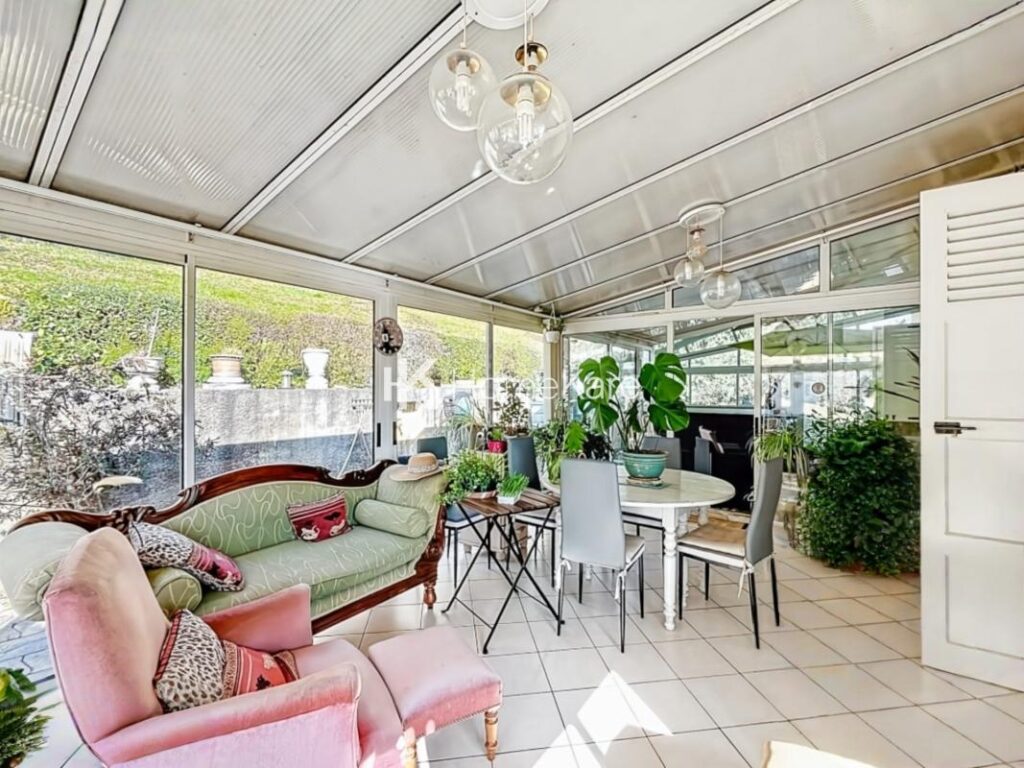 UNE VUE SUR LES PYRÉNÉESIMPRENABLE – 5 pièces – 4 chambres – 224 m²