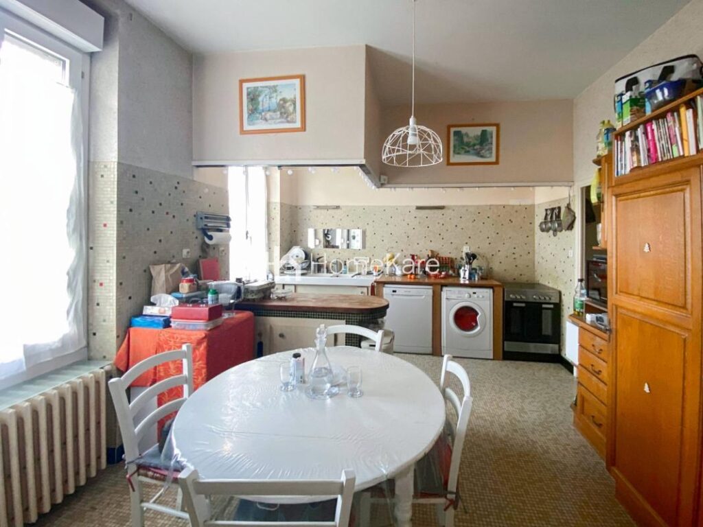 UNE BATISSE D’EXCEPTION – 7 pièces – 6 chambres – 470 m²