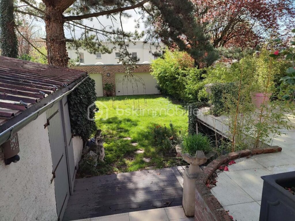 Maison de ville HYPER CENTRE PUR de 1948, 402m2, 15 pièces !!!! – 15 pièces – 9 chambres – 402 m²